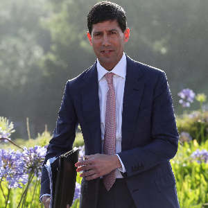 Chủ tịch Fed Kevin Warsh tại Sintra, Bồ Đào Nha hôm 30/6 - Ảnh: Reuters.