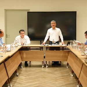 Thứ trưởng Bộ Tư pháp Nguyễn Thanh Tú phát biểu tại cuộc họp. Ảnh: MOJ.