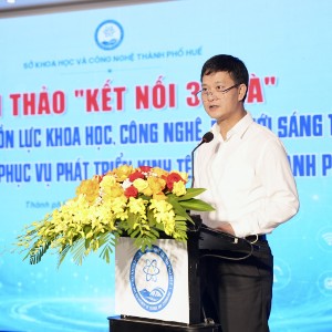 Giám đốc Sở Khoa học và Công nghệ thành phố hUẾ Nguyễn Xuân Sơn phát biểu tại hội thảo.