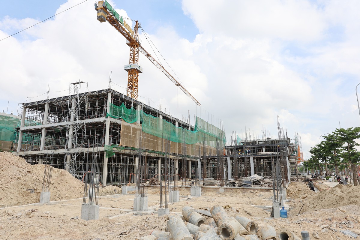 Hạ tầng kỹ thuật giai đoạn 1 và 2 tại Dự án Khu đô thị mới Đông Vĩnh – Cửa Nam đang được tích cực hoàn thiện