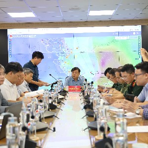 Thứ trưởng Nguyễn Hoàng Hiệp chủ trì cuộc họp.