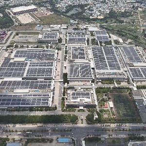 Hệ thống năng lượng mặt trời được lắp đặt trên mái nhà xưởng của nhà máy SEHC.