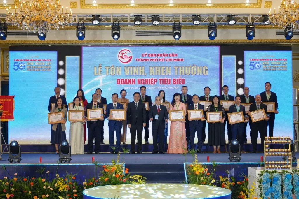Quy chế mới bổ sung các tiêu chí về đổi mới sáng tạo, gồm đổi mới công nghệ, quy trình sản xuất, sản phẩm và quản trị, khuyến khích xây dựng chiến lược phát triển bền vững theo định hướng ESG thông qua chuyển đổi số, chuyển đổi xanh. Ảnh mang tính minh họa