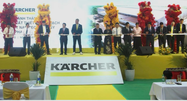 Lãnh đạo thành phố Đà Nẵng và Công ty TNHH Karcher Việt Nam Technology, thực hiện nghi thức khánh thành giai đoạn 2 dự án.