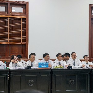 Các luật sư tham gia tố tụng tại phiên tòa phúc thẩm. Ảnh: Như Nguyệt.