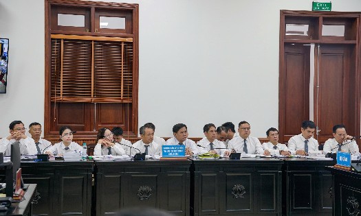 Các luật sư tham gia tố tụng tại phiên tòa phúc thẩm. Ảnh: Như Nguyệt.