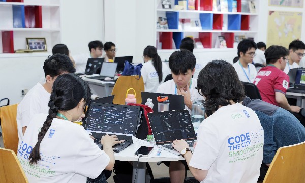 Giải pháp số cho đô thị xanh từ thanh niên tại GRAB the Future Hackathon 2026