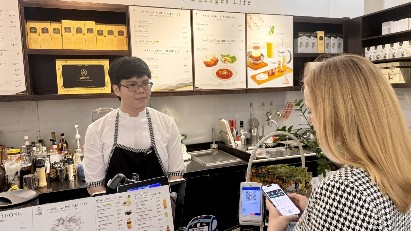 Vietnam, Singapore launch cross-border QR payment service