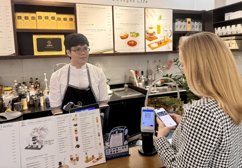 Vietnam, Singapore launch cross-border QR payment service