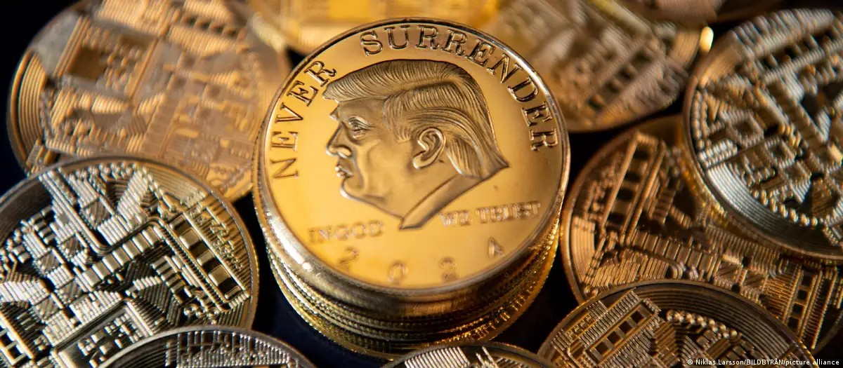 Các khoản đầu tư vào tiền mã hóa của Tổng thống Donald Trump, trong đó có đồng Trumpcoin, đã mang lại nguồn lợi nhuận rất lớn. Ảnh: Niklas Larsson/BILDBYRAN/Picture Alliance.
