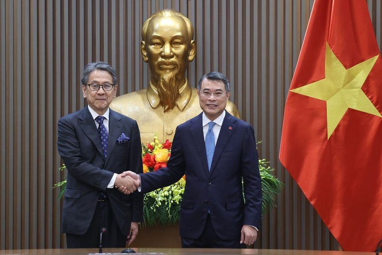 Vietnam PM urges JBIC to expand financial support for strategic projects
