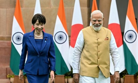 Thủ tướng Nhật Bản Sanae Takaichi và Thủ tướng Ấn Độ Narendra Modi tuyên bố sẽ tăng cường hợp tác trong lĩnh vực khoáng sản quan trọng nhằm củng cố chuỗi cung ứng. Ảnh: AFP.