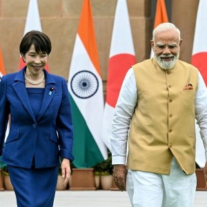 Thủ tướng Nhật Bản Sanae Takaichi và Thủ tướng Ấn Độ Narendra Modi tuyên bố sẽ tăng cường hợp tác trong lĩnh vực khoáng sản quan trọng nhằm củng cố chuỗi cung ứng. Ảnh: AFP.