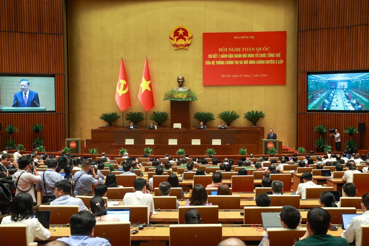 Bộ Chính trị tổ chức Hội nghị toàn quốc sơ kết một năm vận hành mô hình tổ chức tổng thể của hệ thống chính trị, mô hình chính quyền 3 cấp. Tổng Bí thư, Chủ tịch nước Tô Lâm chủ trì Hội nghị. Ảnh: TTXVN