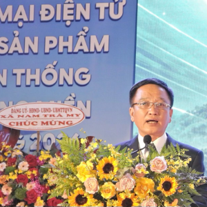 Phó Giám đốc Sở Công Thương Đà Nẵng Huỳnh Xuân Sơn, phát biểu khai mạc Phiên chợ.