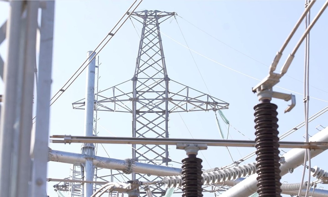 Uzbekistan đặt mục tiêu nâng sản lượng điện từ 82 tỷ kWh hiện nay lên hơn 120 tỷ kWh trong vòng 5 năm tới, biến ngành điện trở thành một trong những lĩnh vực thu hút đầu tư lớn nhất của đất nước. Ảnh: Euronews