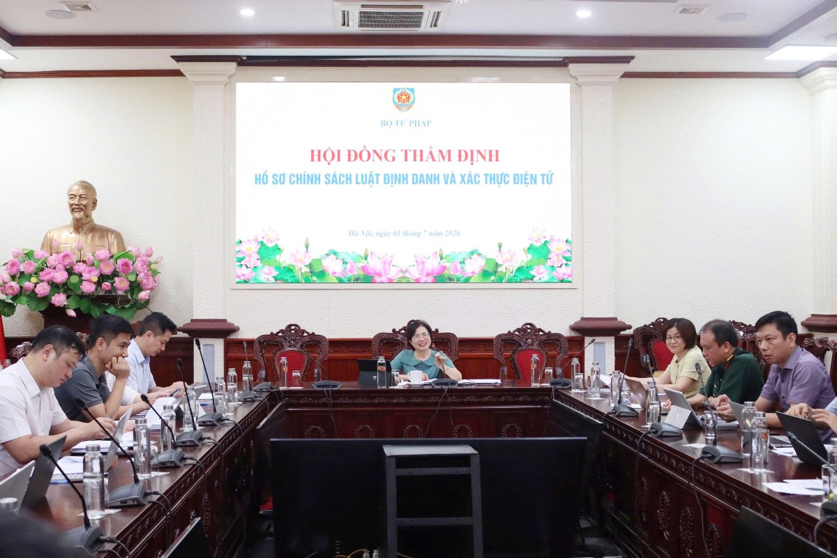 Quang cảnh thẩm định. Ảnh: MOJ.