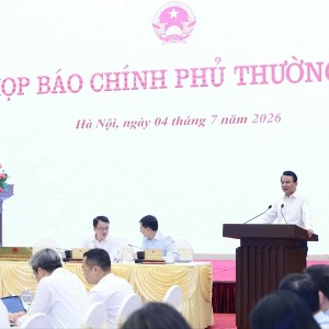 Bộ trưởng, Chủ nhiệm Văn phòng Chính phủ Đặng Xuân Phong thông tin về tình hình KTXH tháng 6 và 6 tháng năm 2026 - Ảnh: VGP