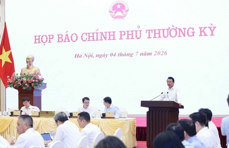 Bộ trưởng, Chủ nhiệm Văn phòng Chính phủ Đặng Xuân Phong thông tin về tình hình KTXH tháng 6 và 6 tháng năm 2026 - Ảnh: VGP