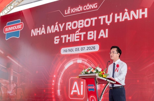 Ông Lê Thanh Sơn - Phó Trưởng ban Ban Quản lý các Khu công nghệ cao và Khu công nghiệp thành phố Hà Nội phát biểu tại lễ khởi công. Ảnh: SUNHOUSE,