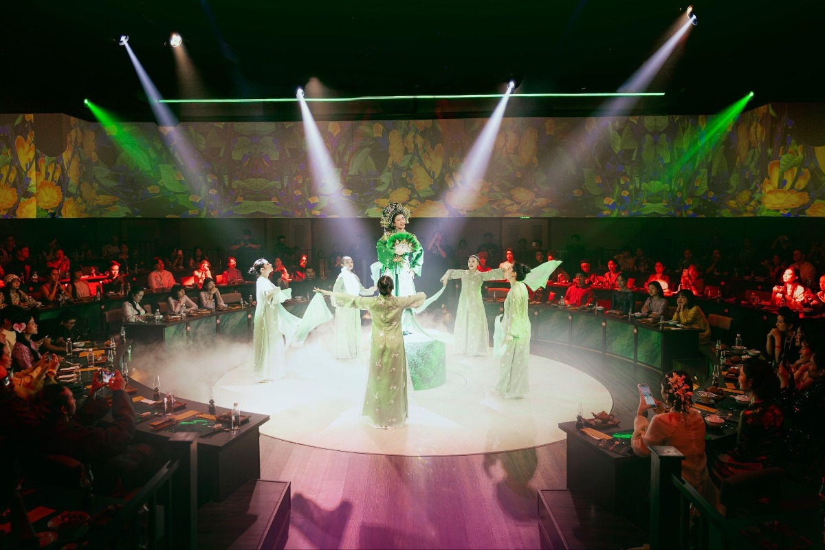 VietCharm Show mang đến trải nghiệm văn hóa, ẩm thực cao cấp trong khuôn viên Dinh Độc Lập.