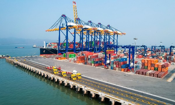 Xuất khẩu đạt trên 215 tỷ USD: Sức bật từ các thị trường lớn