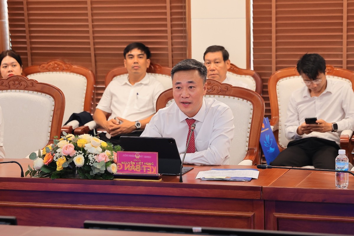 Ông Nguyễn Việt Hùng - Phó Bí thư Tỉnh ủy, Chủ tịch UBND tỉnh Khánh Hòa phát biểu tại buổi lễ. Ảnh: MB.