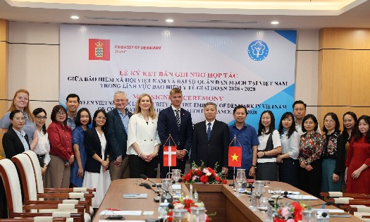 The signing ceremony takes place on July 6 in Haoi . -(Photo: Embassy of Denmark in Vietnam)