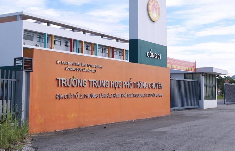 Phó Thủ tướng yêu cầu Ủy ban nhân dân tỉnh Tuyên Quang đánh giá toàn diện, công tâm, khách quan đối với công tác tổ chức, kết quả kỳ thi tại Điểm thi Trường Trung học phổ thông Chuyên Tuyên Quang. Ảnh: VGP.