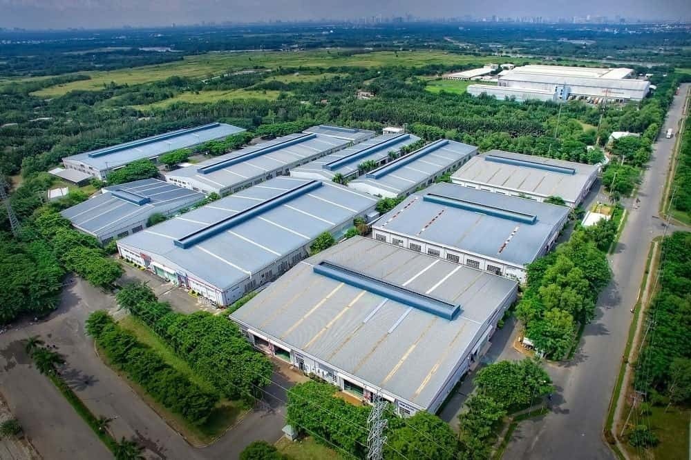 Các khu công nghiệp cần chuyển từ tư duy chi phí đầu tư ban đầu sang hiệu quả vòng đời, đồng thời quy hoạch hạ tầng bền vững ngay từ giai đoạn đầu. Ảnh minh họa
