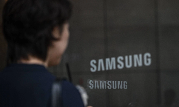 Samsung: lợi nhuận tăng gấp 19 lần, cổ phiếu vẫn lao dốc