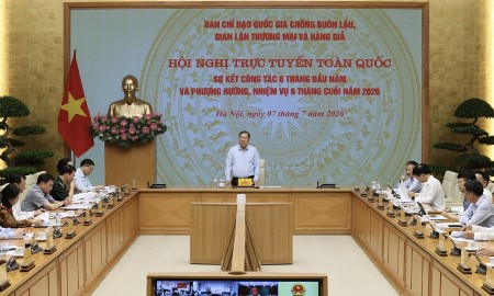 Ủy viên Bộ Chính trị, Phó Thủ tướng Thường trực Phạm Gia Túc, Trưởng ban Chỉ đạo quốc gia chống buôn lậu, gian lận thương mại và hàng giả chủ trì hội nghị trực tuyến toàn quốc sơ kết công tác chống buôn lậu, gian lận thương mại và hàng giả 6 tháng đầu năm - Ảnh: VGP