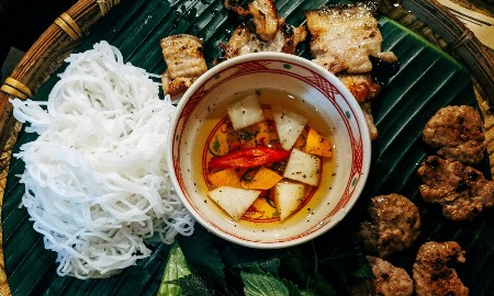 Việt Nam nằm trong nhóm 10 điểm đến dẫn đầu khu vực về mức độ ưu tiên ẩm thực địa phương. (Ảnh: Unsplash).