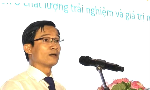 Phó Giám đốc Sở Văn hóa, Thể thao và Du lịch thành phố Đà Nẵng Tán Văn Vương, phát biểu tại lễ công bố. Ảnh Ngô Anh Văn