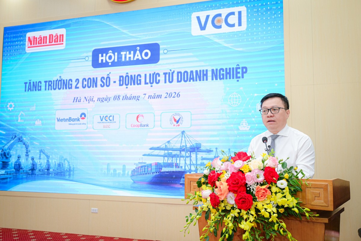Ông Lê Quốc Minh, Tổng Biên tập Báo Nhân Dân, Chủ tịch Hội Nhà báo Việt Nam, phát biểu tại hội thảo. Ảnh: Vũ Khuê.