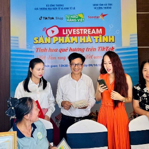 Các sản phẩm OCOP của Hà Tĩnh ngày càng được chú trọng quảng bá, mở rộng thị trường tiêu thụ thông qua các nền tảng thương mại điện tử. Ảnh: Trọng Tùng.