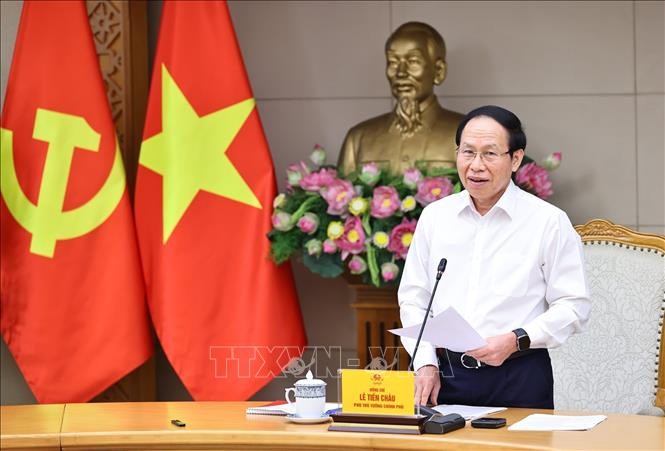 Phó Thủ tướng Lê Tiến Châu chủ trì cuộc họp về tình hình triển khai thực hiện chỉ đạo của Tổng Bí thư, Chủ tịch nước Tô Lâm tại buổi làm việc với ngành giáo dục và đào tạo. Ảnh: TTXVN