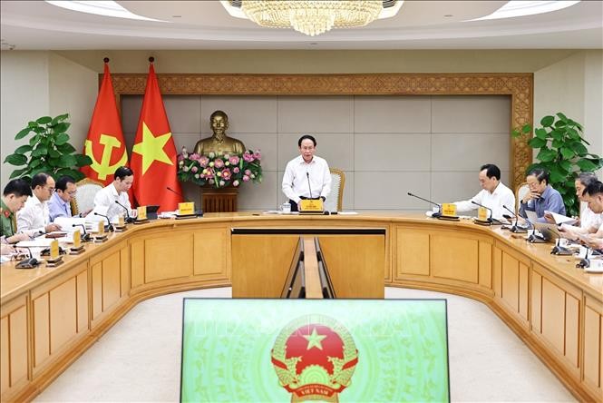 Phó Thủ tướng Lê Tiến Châu chủ trì cuộc họp. Ảnh: TTXVN