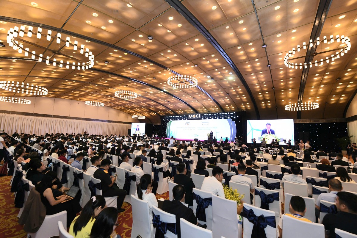 Toàn cảnh diễn đàn. Ảnh: Song Hà.