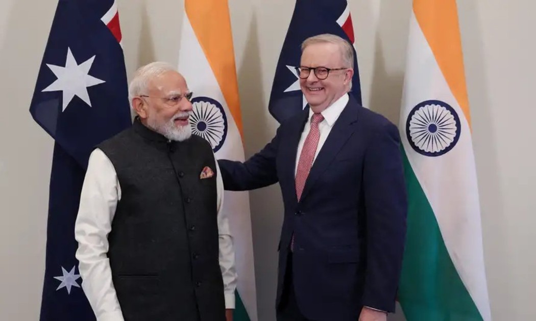 Thủ tướng Ấn Độ Narendra Modi và Thủ tướng Australia Anthony Albanese gặp nhau tại Melbourne, nơi hai bên công bố thỏa thuận xuất khẩu uranium từ Australia sang Ấn Độ. Ảnh: Reuters