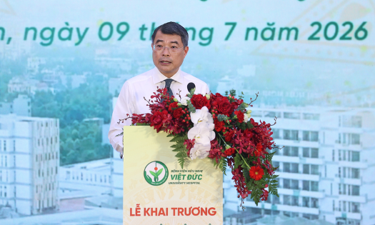 Thủ tướng Chính Phủ Lê Minh Hưng phát biểu tại Lễ khai trương hoạt động Bệnh viện Hữu nghị Việt Đức cơ sở Ninh Bình, chiều 9/7. Ảnh: VGP/Nhật Bắc.