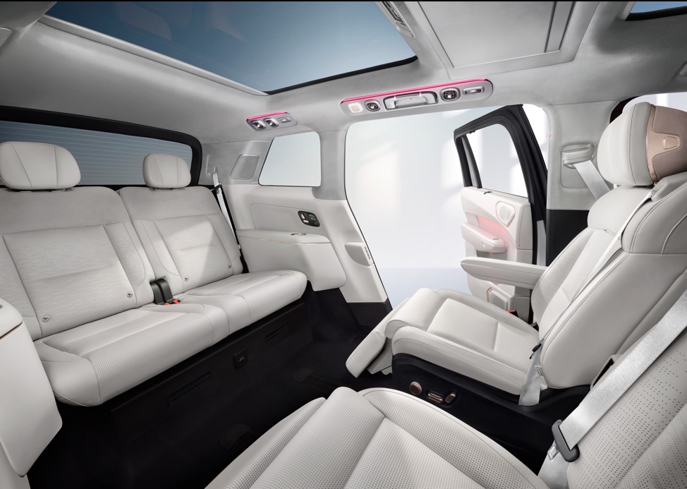 Hàng ghế trên Lynk & Co 900 có thể tùy biến đa dạng theo nhu cầu. Ảnh: Lynk & Co.