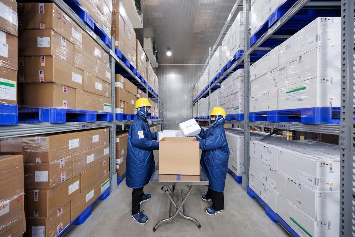 Hệ thống kho lạnh và dây chuyền lạnh đạt chuẩn GSP của VNVC có thể bảo quản cùng lúc hơn 400 triệu liều vaccine an toàn, chất lượng cao.
