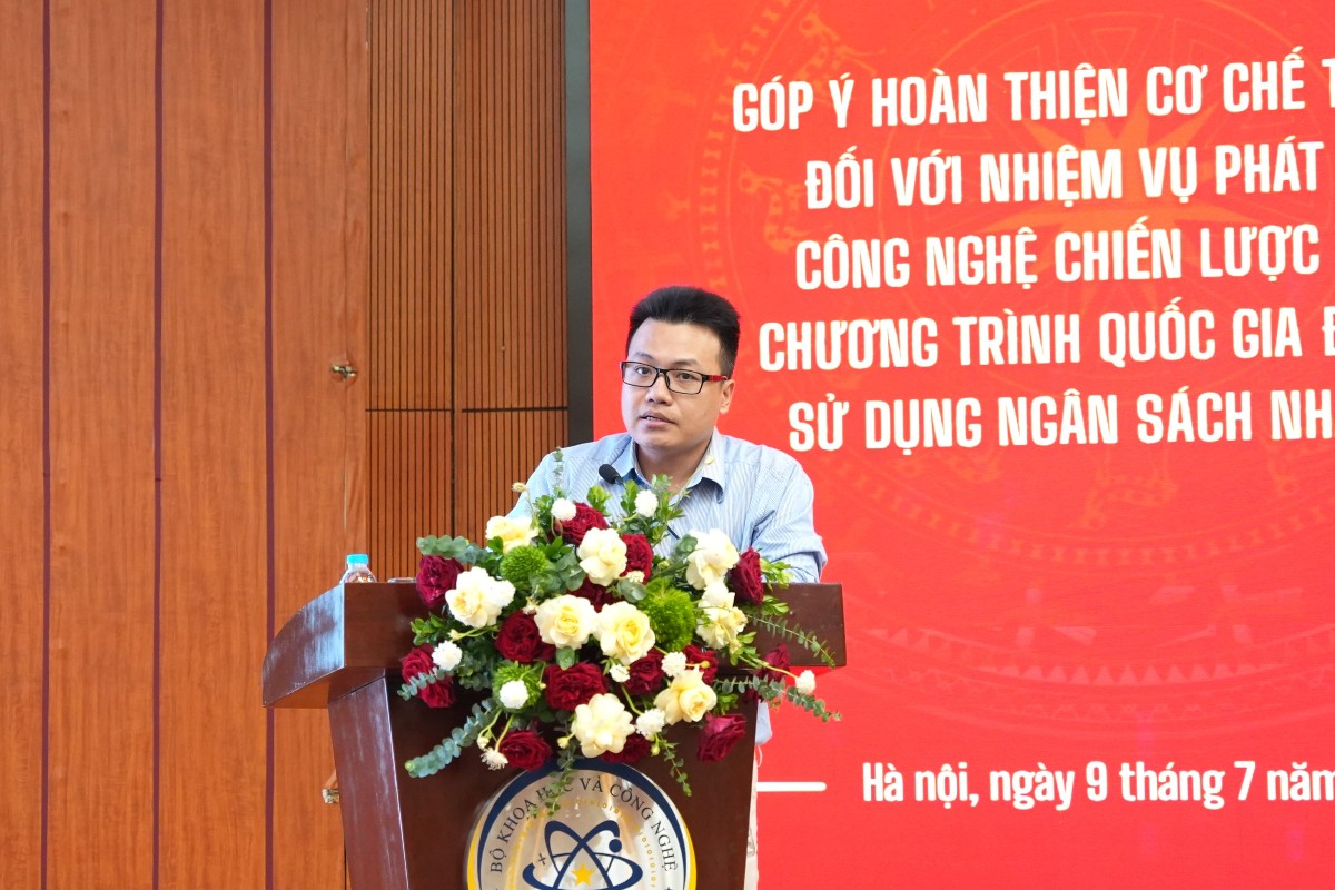 Ông Nguyễn Minh Quân, Chuyên viên NAFOSTED, giới thiệu Chương trình khoa học, công nghệ và đổi mới sáng tạo quốc gia đặc biệt về công nghệ chiến lược.