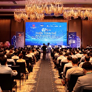 Phiên toàn thể Diễn đàn Phát triển Khu công nghiệp Việt Nam 2026 thu hút khoảng 800 đại biểu.