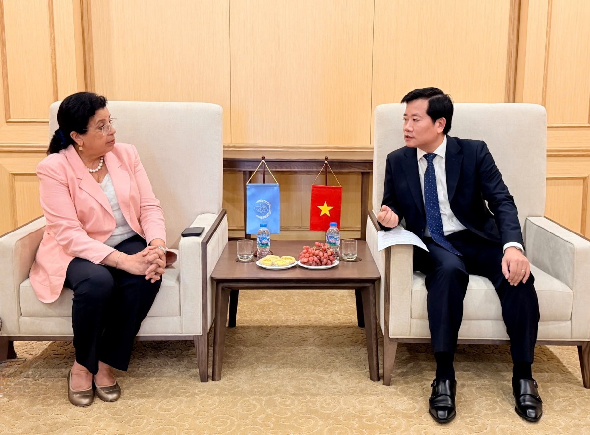 Cục trưởng Nguyễn Hoàng Linh làm việc với bà Najat Mokhtar.