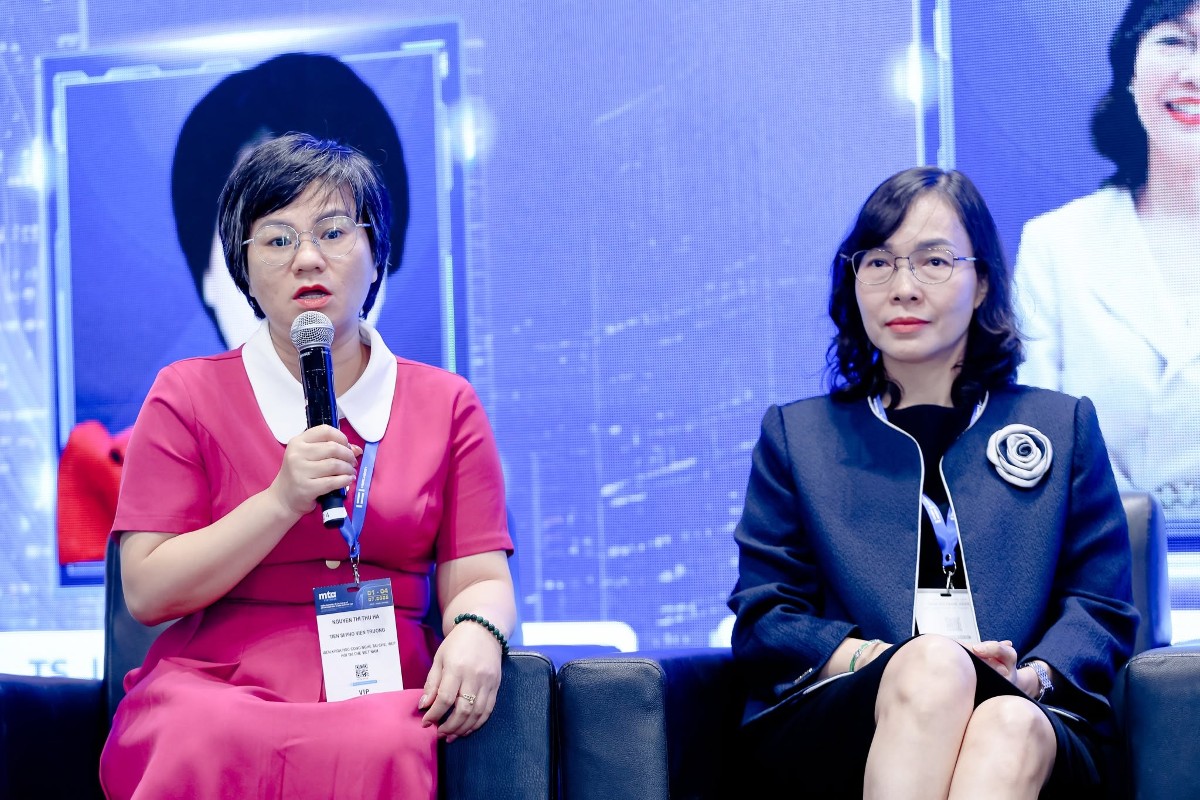 TS Nguyễn Thị Thu Hà, Phó Viện trưởng Viện Khoa học Công nghệ Tái chế, Hiệp hội Tái chế Việt Nam chia sẻ tại tọa đàm.