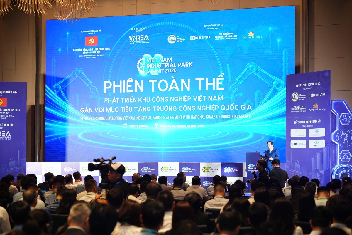 Phiên toàn thể Diễn đàn Phát triển Khu Công nghiệp Việt Nam 2026. Ảnh: Huỳnh Dũng