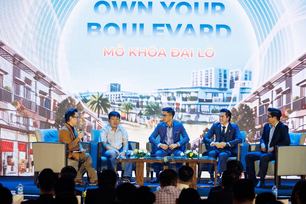 Giá trị dòng nhà phố đại lộ được phân tích từ nhiều góc nhìn tại sự kiện. Ảnh: Nam Long.
