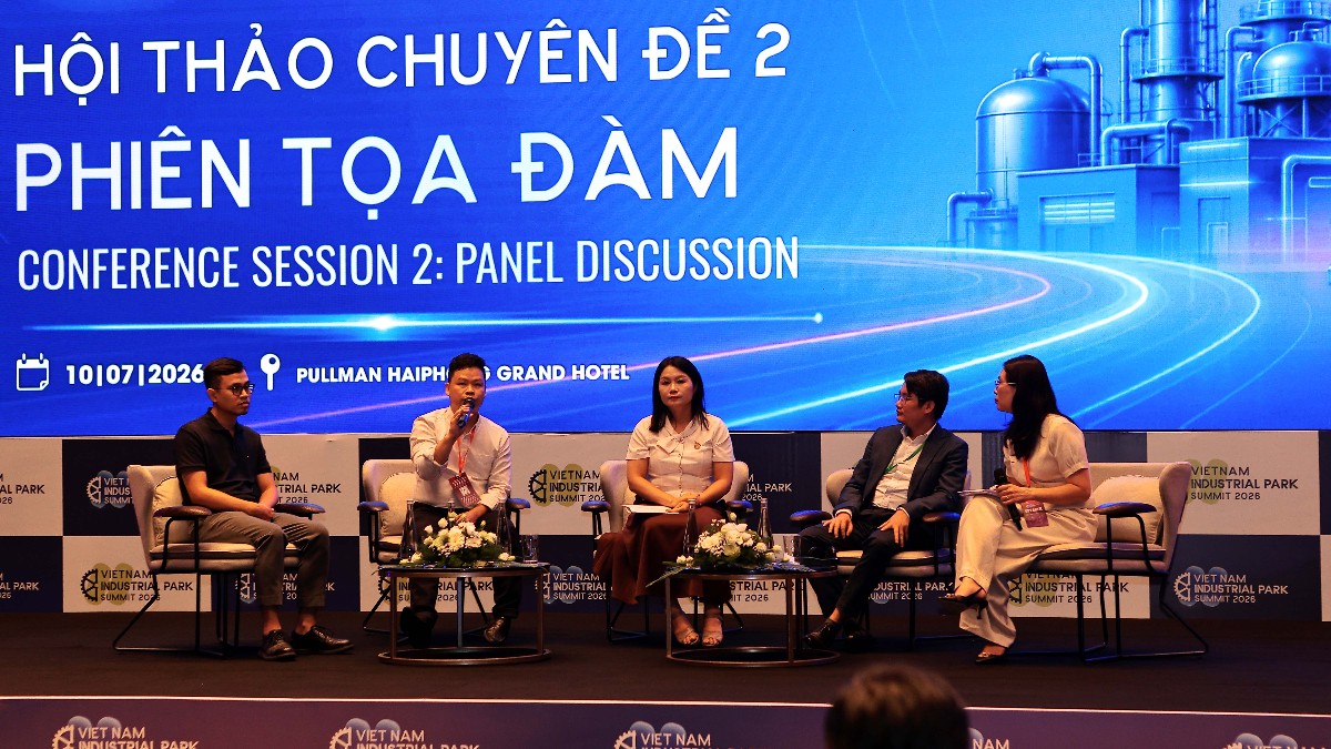 Các đại biểu tại buổi toạ đàm về mô hình khu công nghiệp thế hệ mới.